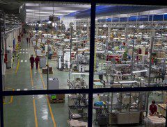 USO exige un plan de viabilidad para la planta de Altadis en Cantabria